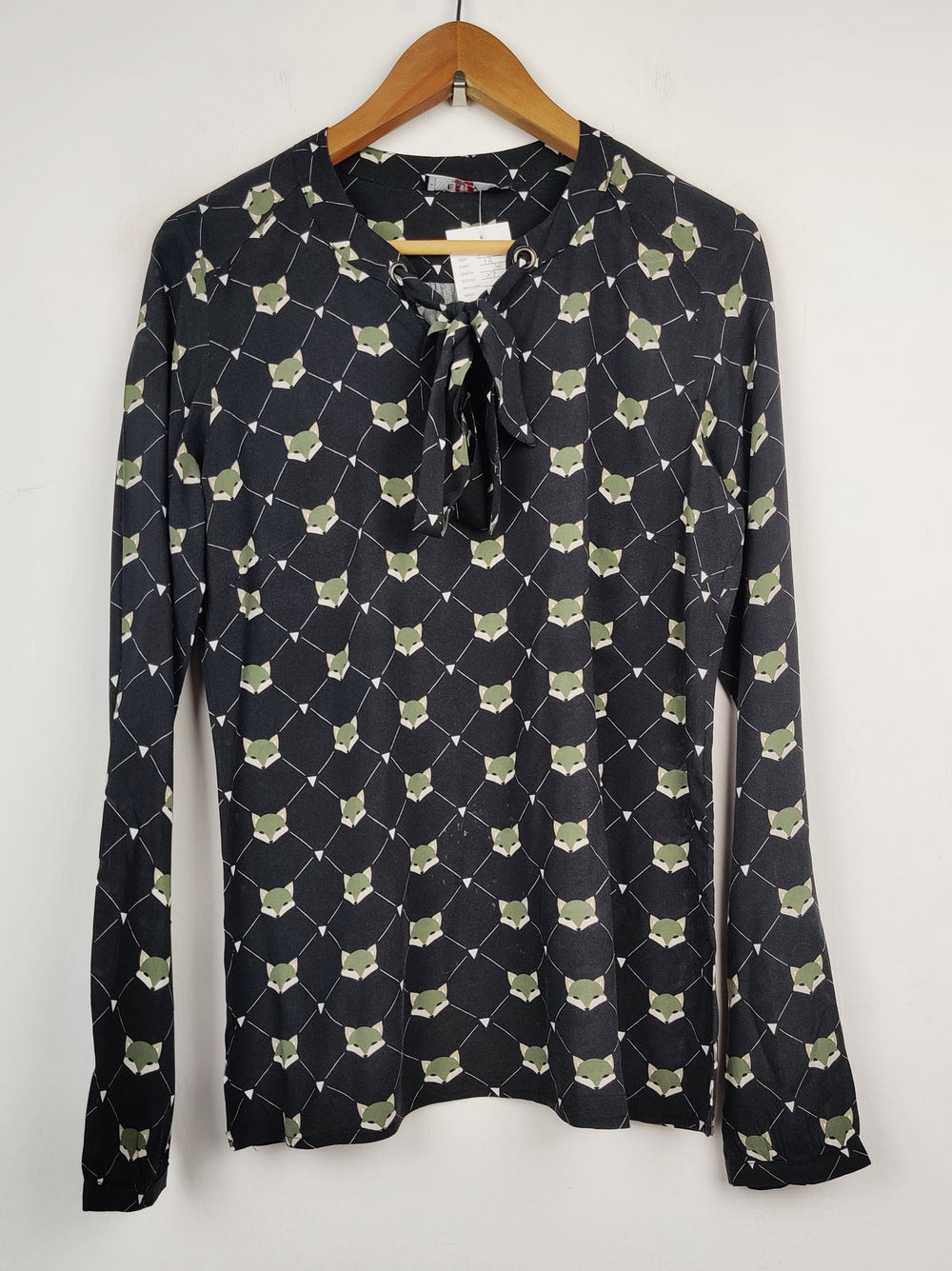 Buy online pre-used pre-loved 100% authentic & Original branded Enjoy (SWT-2027) available in Pakistan. Top international brands avilable.