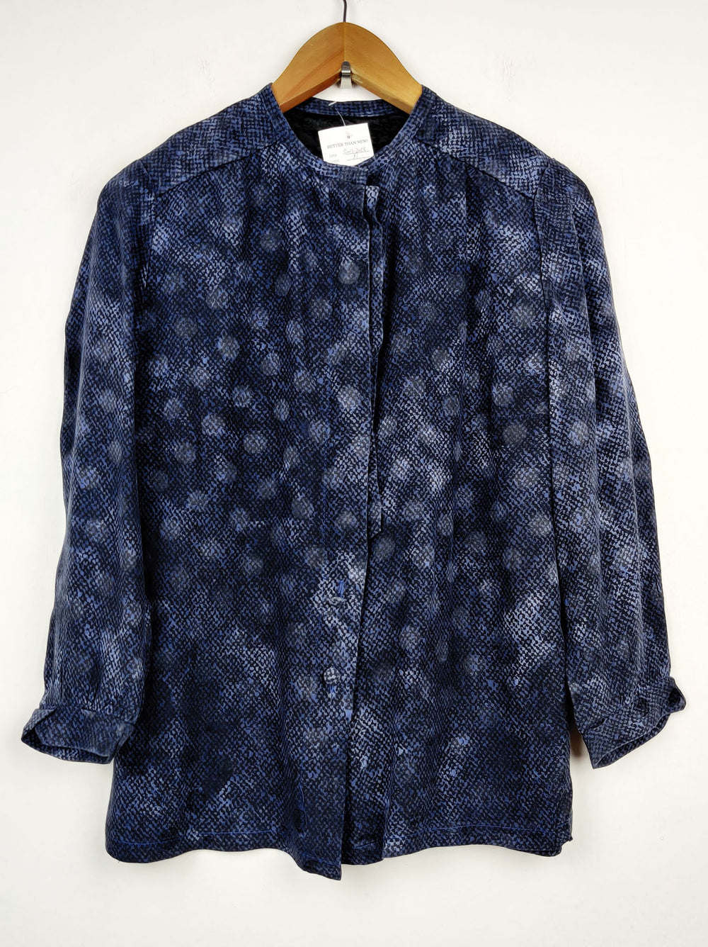 Buy online pre-used pre-loved 100% authentic & Original branded Unknown Brand (SWT-2028) available in Pakistan. Top international brands avilable.