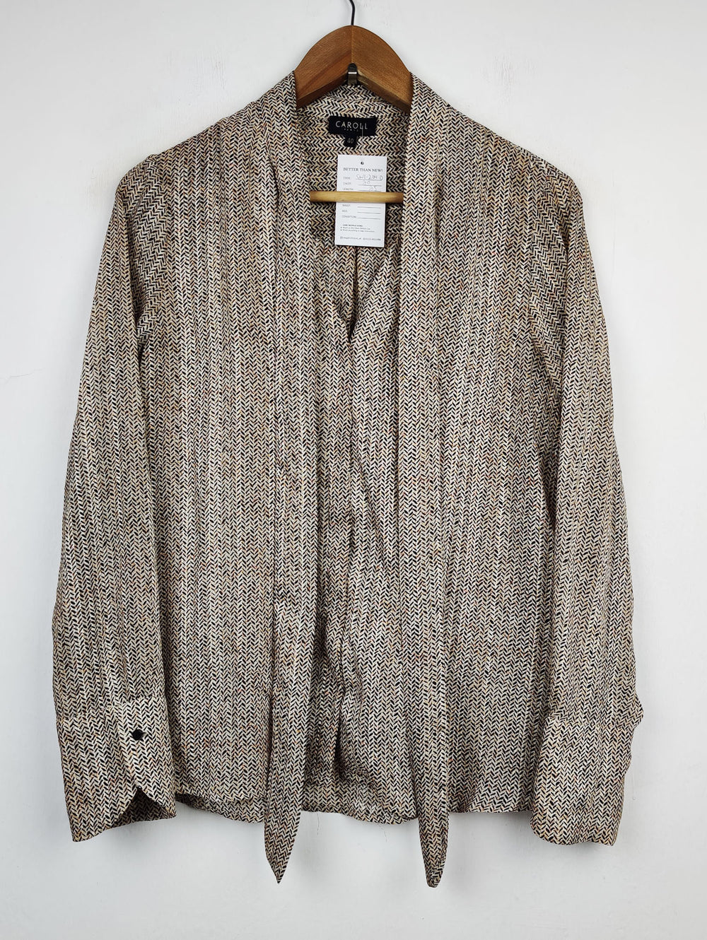 Buy online pre-used pre-loved 100% authentic & Original branded Caroll (SWT-2040) available in Pakistan. Top international brands avilable.