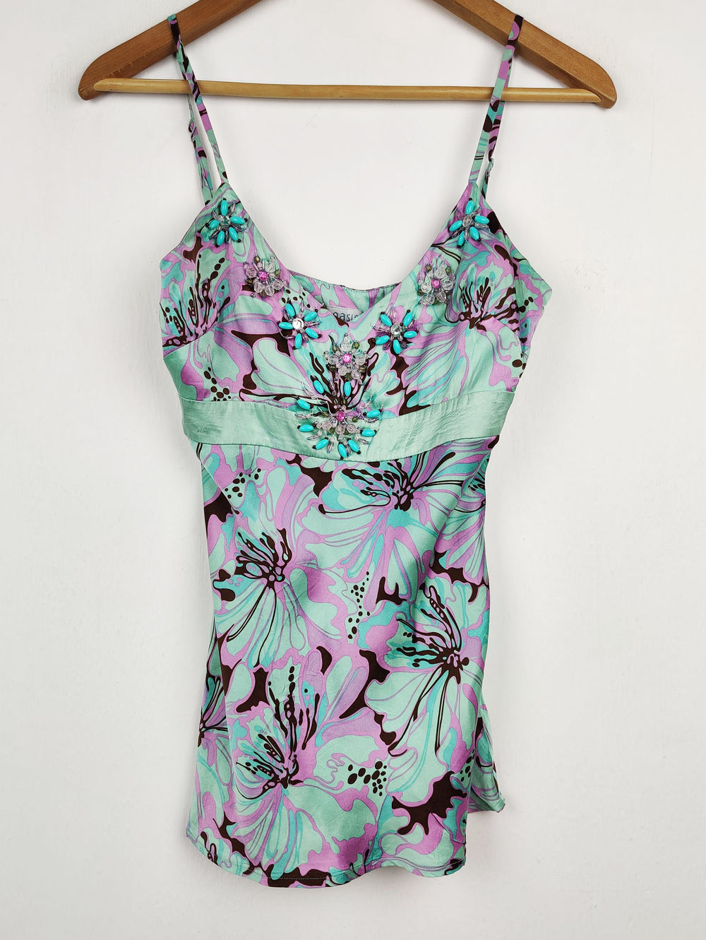 Buy online pre-used pre-loved 100% authentic & Original branded Oasis (SWT-2129) available in Pakistan. Top international brands avilable.