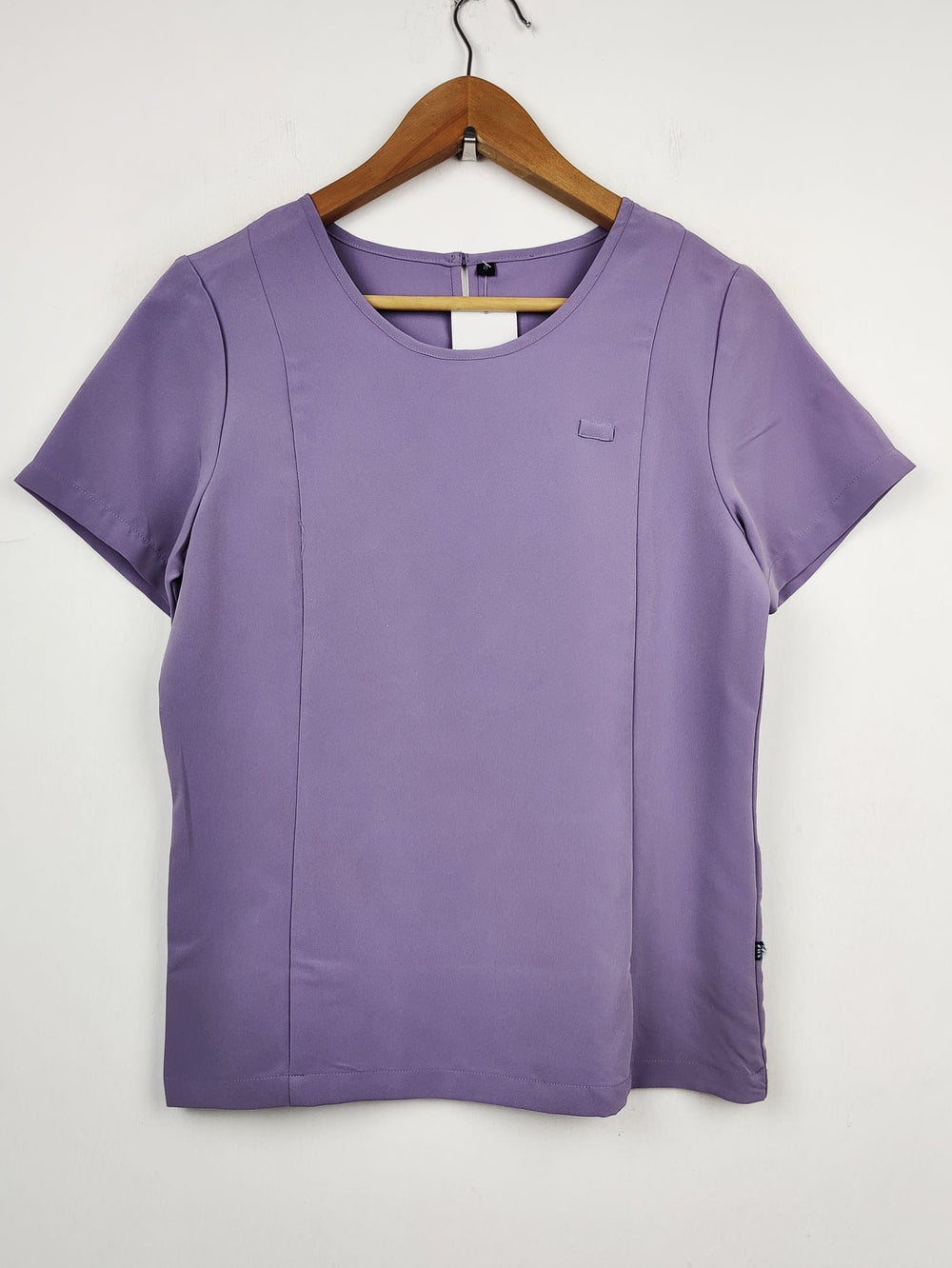 Buy online pre-used pre-loved 100% authentic & Original branded Unknown Brand (SWT-2139) available in Pakistan. Top international brands avilable.