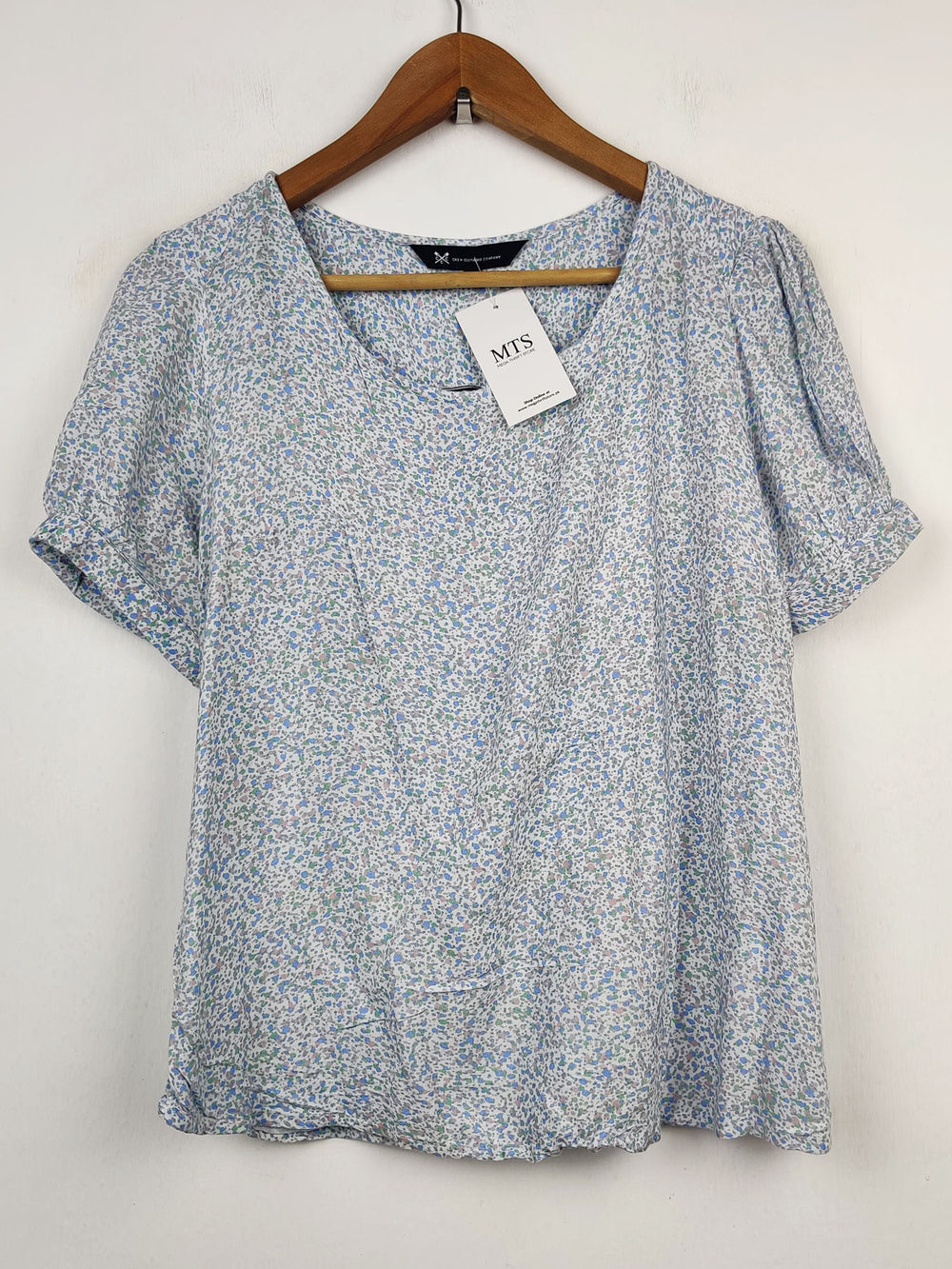 Buy online pre-used pre-loved 100% authentic & Original branded Crew Clothing Company (SWT-2160) available in Pakistan. Top international brands avilable.