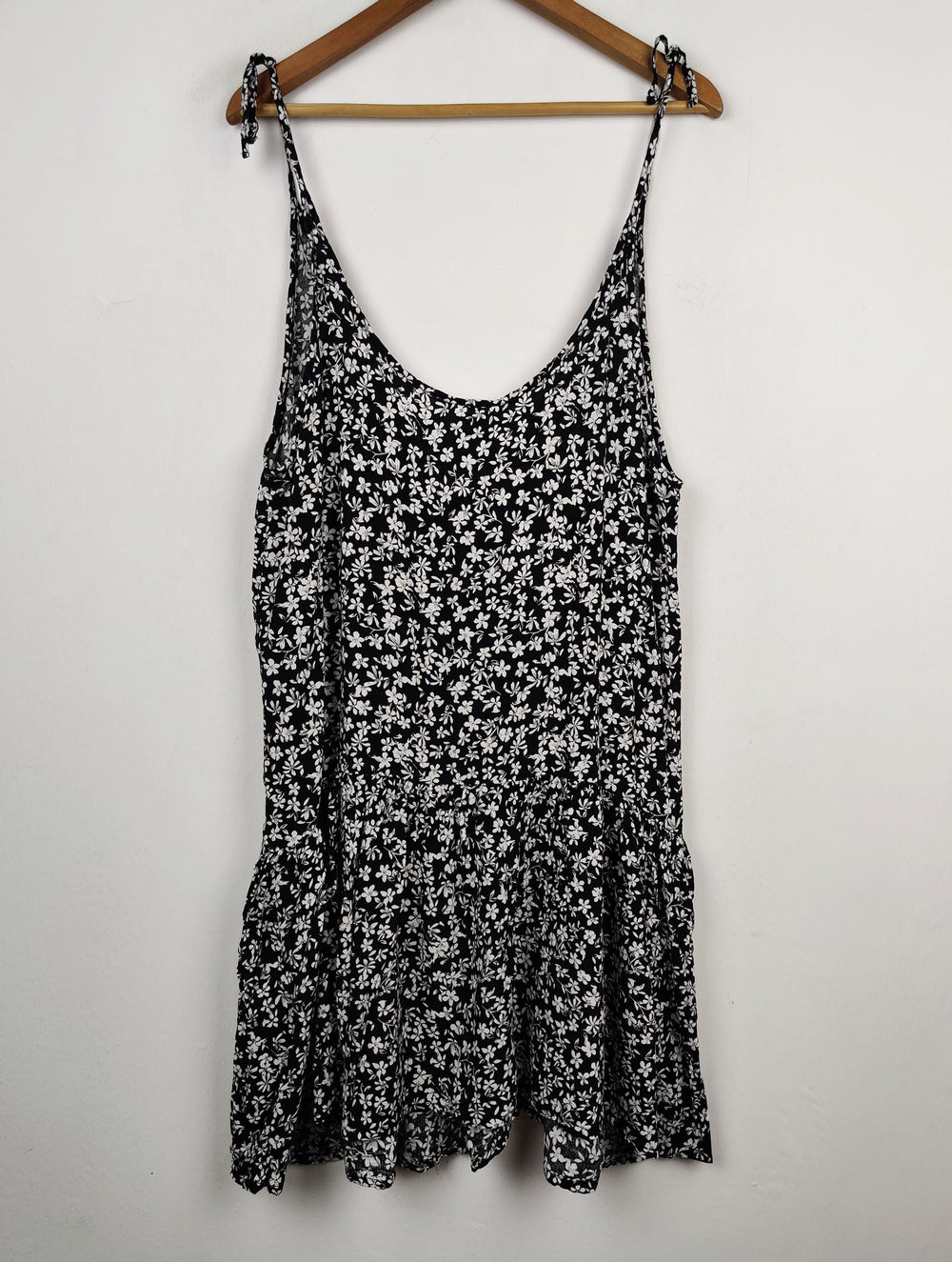 Buy online pre-used pre-loved 100% authentic & Original branded Milk.It (SWT-2175) available in Pakistan. Top international brands avilable.