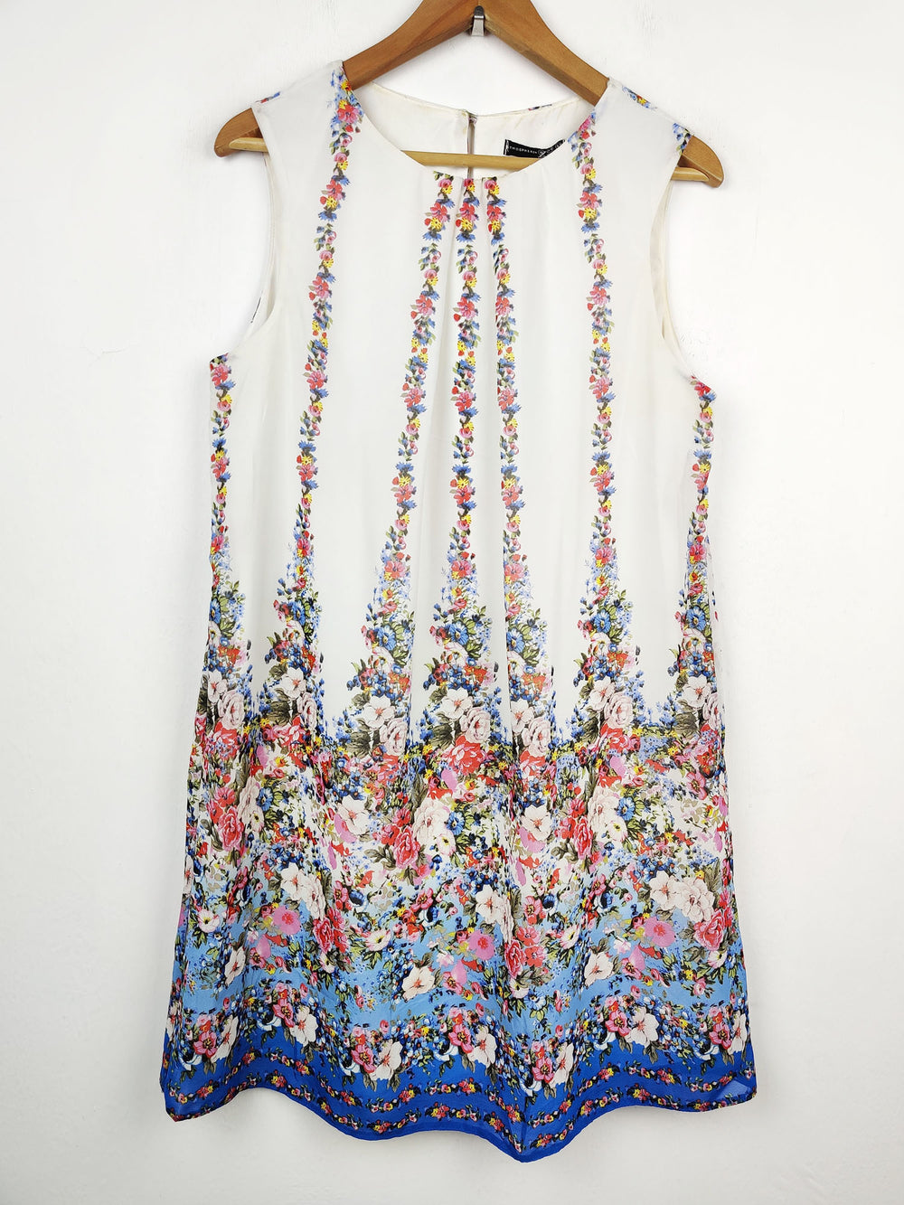 Buy online pre-used pre-loved 100% authentic & Original branded Atmosphere (SWT-2203) available in Pakistan. Top international brands avilable.