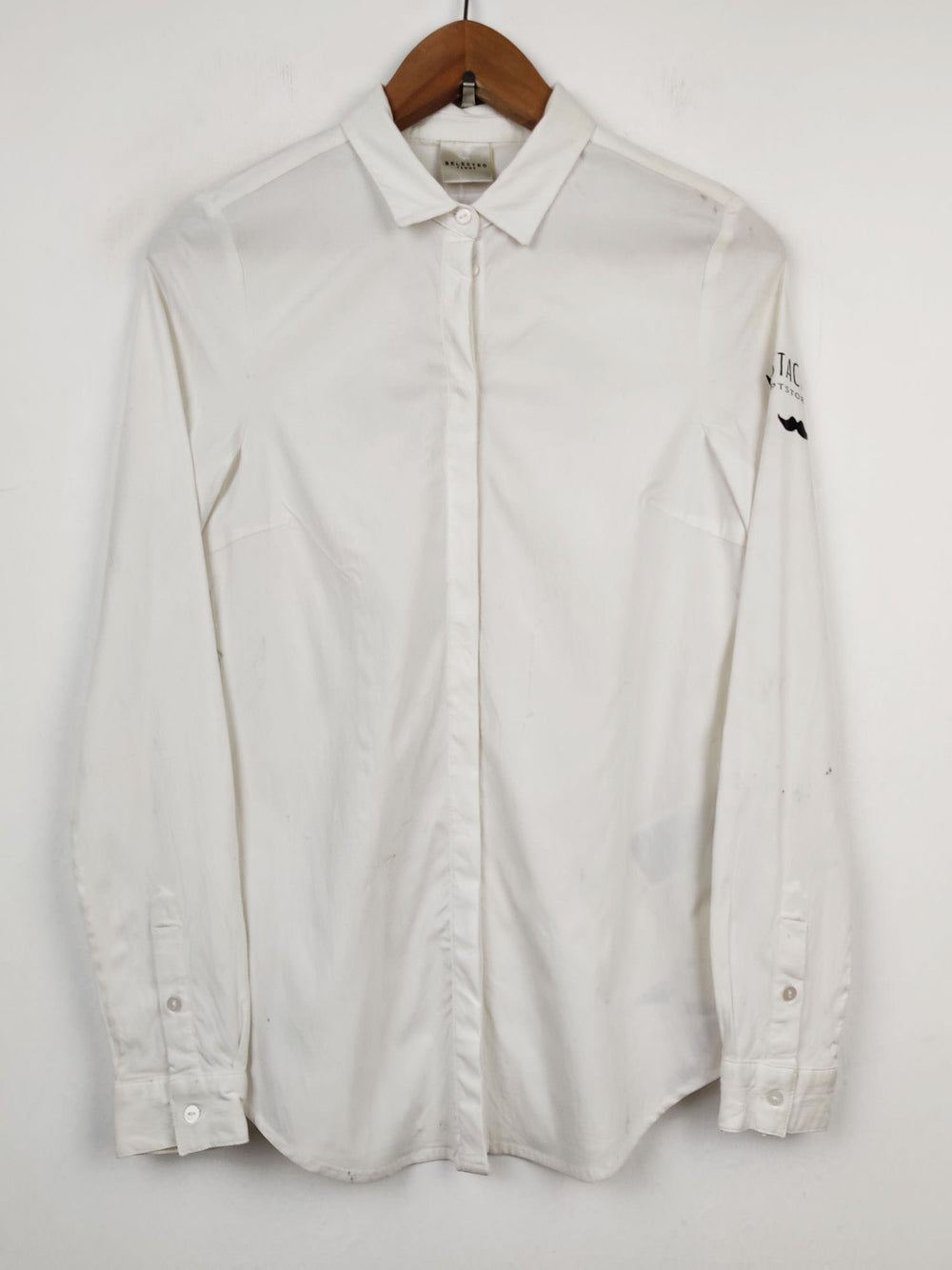 Buy online pre-used pre-loved 100% authentic & Original branded Selected Femme (SWT-2253) available in Pakistan. Top international brands avilable.