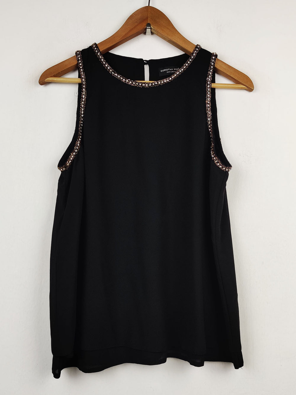 Buy online pre-used pre-loved 100% authentic & Original branded Dorothy Perkin (SWT-2341) available in Pakistan. Top international brands avilable.