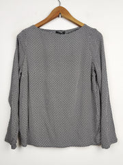 Buy online pre-used pre-loved 100% authentic & Original branded Dunnes (SWT-2421) available in Pakistan. Top international brands avilable.