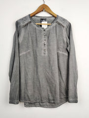 Buy online pre-used pre-loved 100% authentic & Original branded Street One (SWT-2424) available in Pakistan. Top international brands avilable.