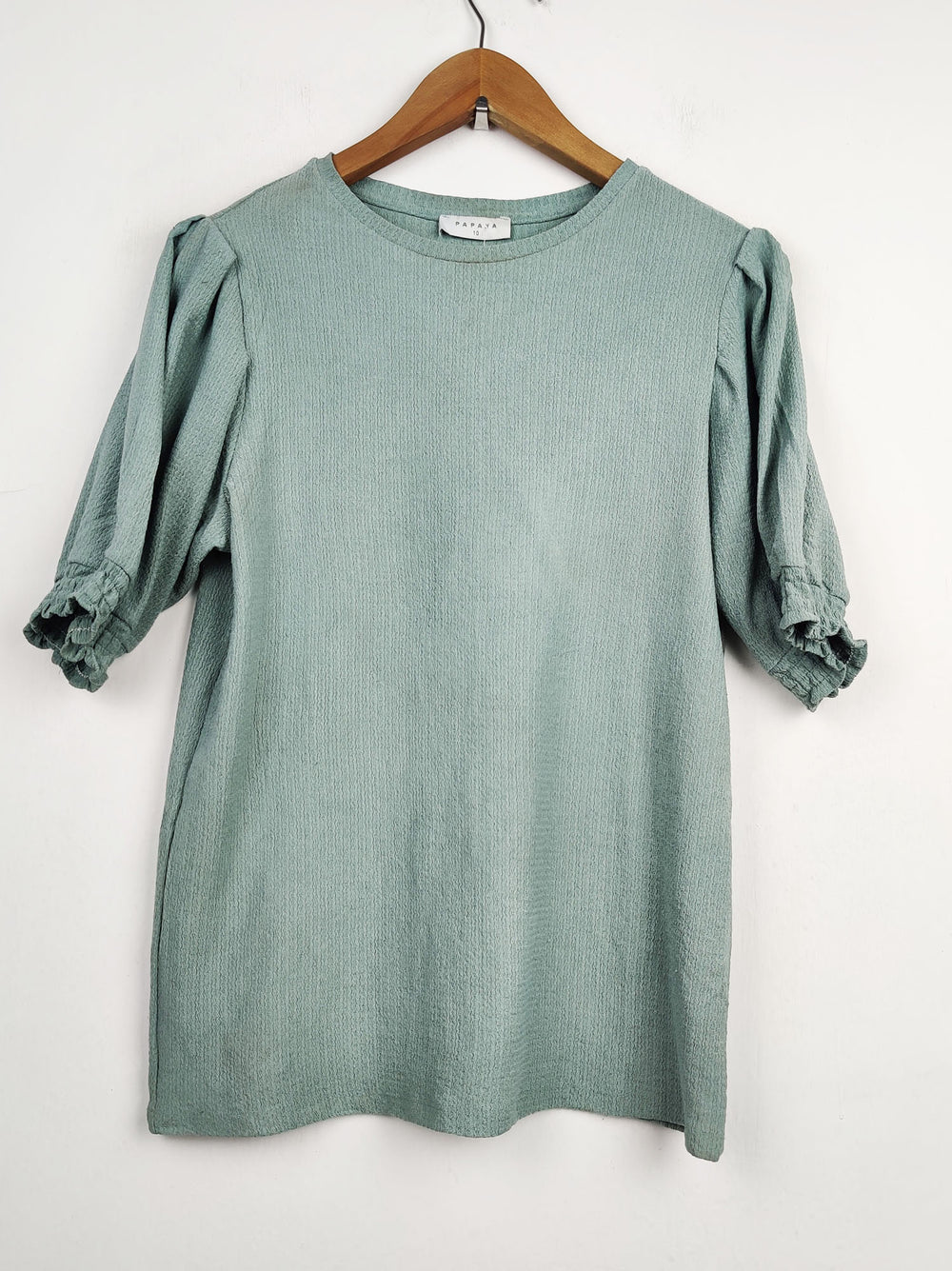 Buy online pre-used pre-loved 100% authentic & Original branded Papaya (SWT-2437) available in Pakistan. Top international brands avilable.