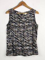 Buy online pre-used pre-loved 100% authentic & Original branded Amphora (SWT-2472) available in Pakistan. Top international brands avilable.