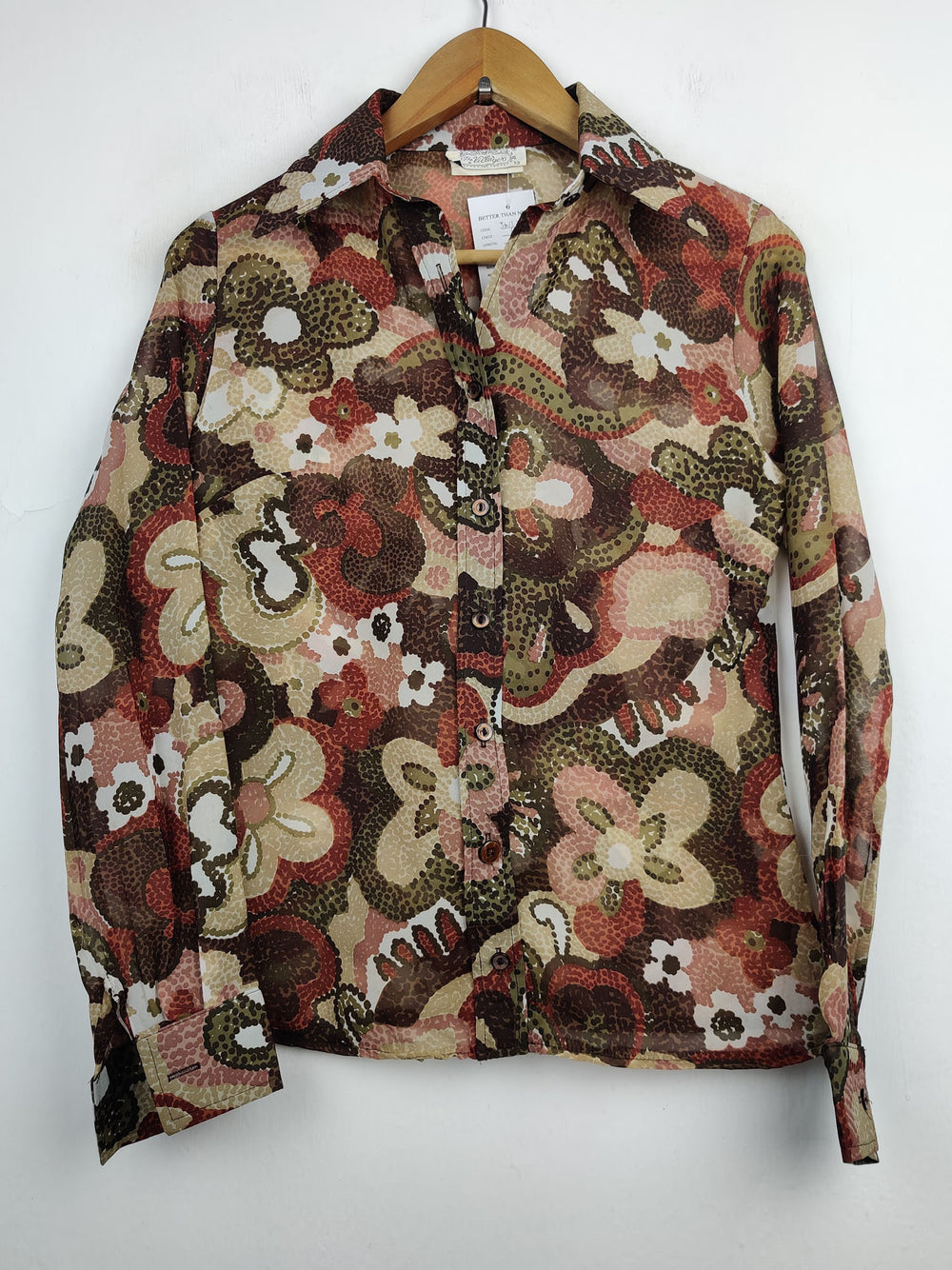 Buy online pre-used pre-loved 100% authentic & Original branded The Villager (SWT-2488) available in Pakistan. Top international brands avilable.