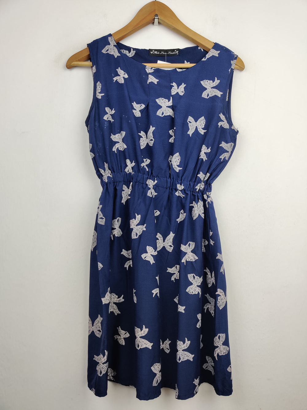 Buy online pre-used pre-loved 100% authentic & Original branded Mela Love London (SWT-2528) available in Pakistan. Top international brands avilable.