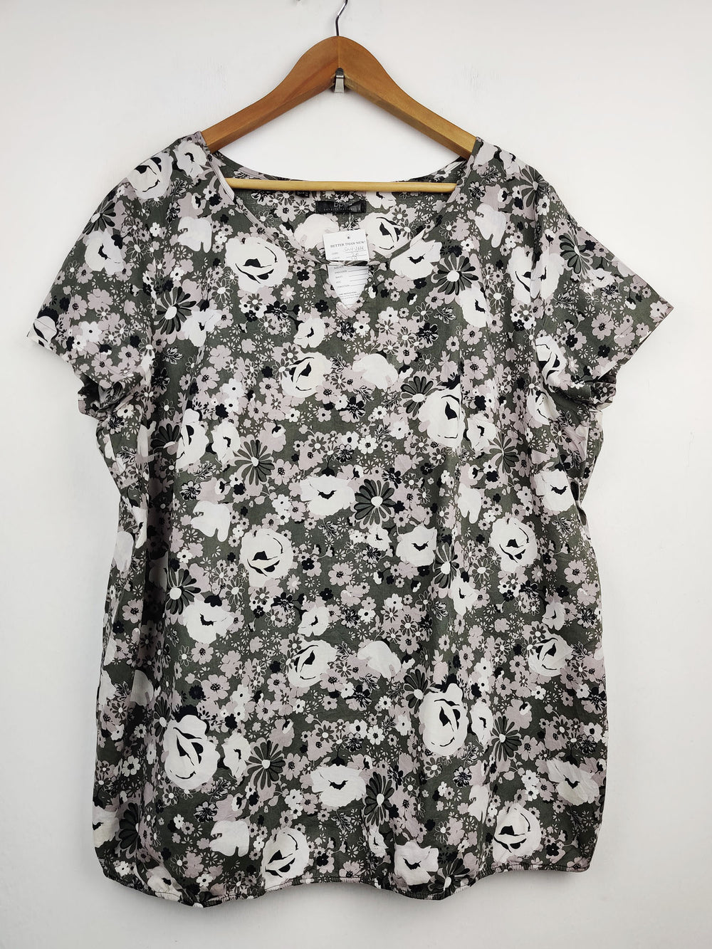 Buy online pre-used pre-loved 100% authentic & Original branded Bpc (SWT-2668) available in Pakistan. Top international brands avilable.