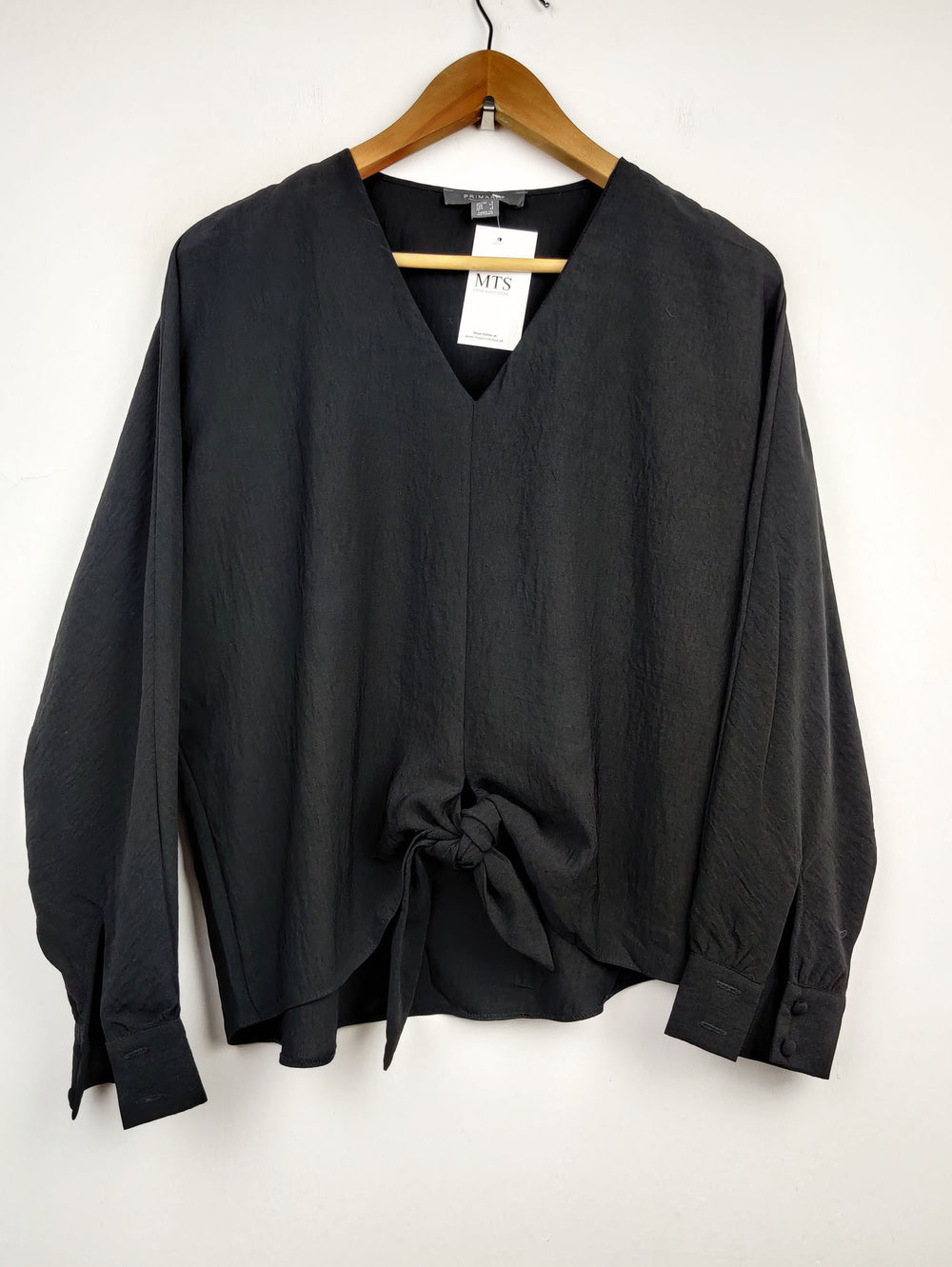 Buy online pre-used pre-loved 100% authentic & Original branded Primark (SWT-2735) available in Pakistan. Top international brands avilable.