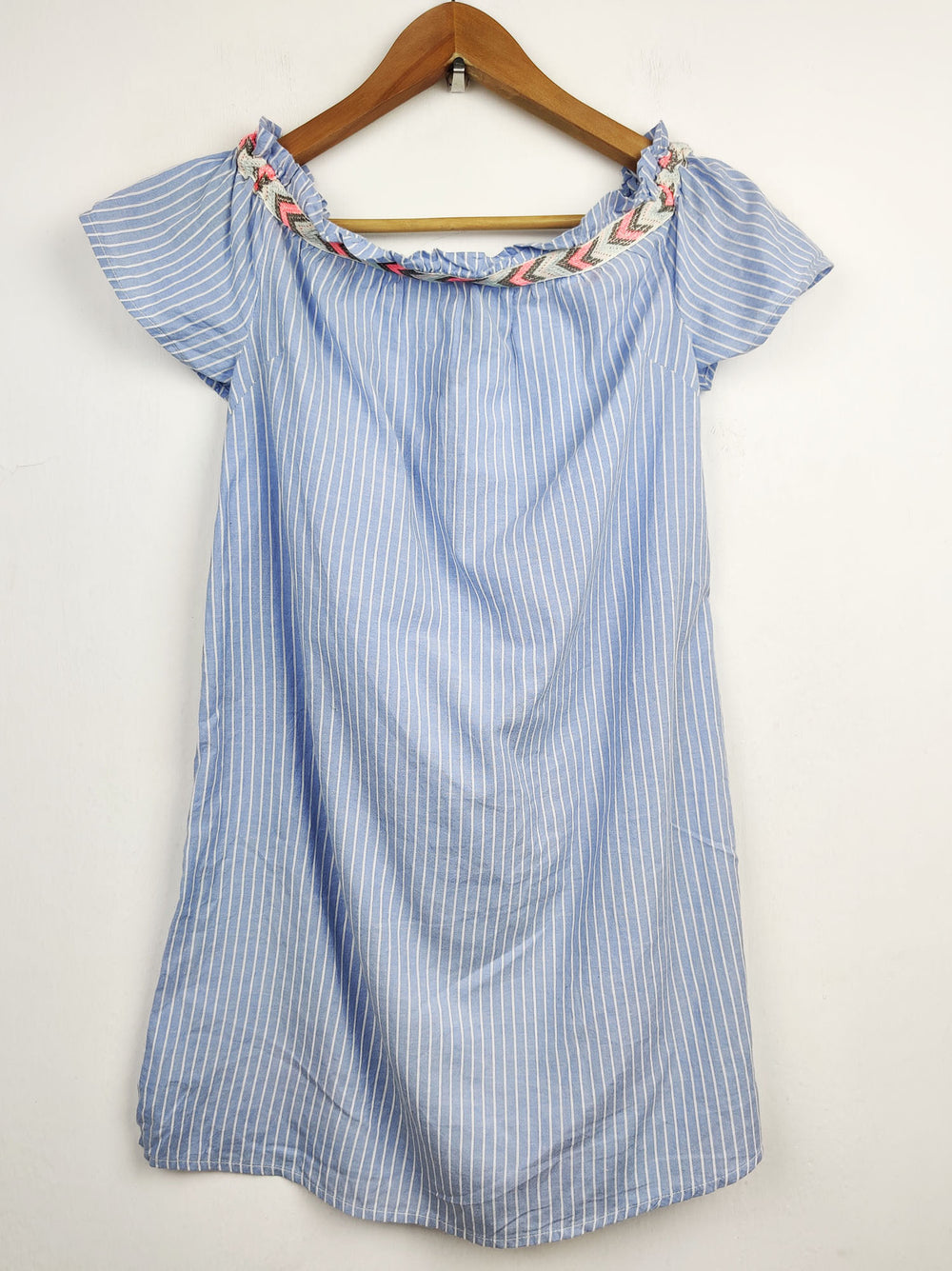 Buy online pre-used pre-loved 100% authentic & Original branded New Look (SWT-2760) available in Pakistan. Top international brands avilable.