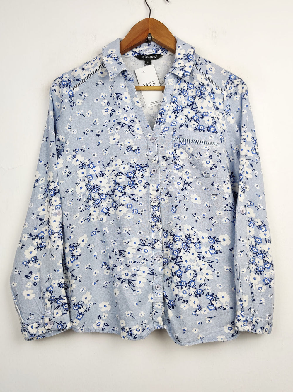 Buy online pre-used pre-loved 100% authentic & Original branded Bonmarche (SWT-2762) available in Pakistan. Top international brands avilable.