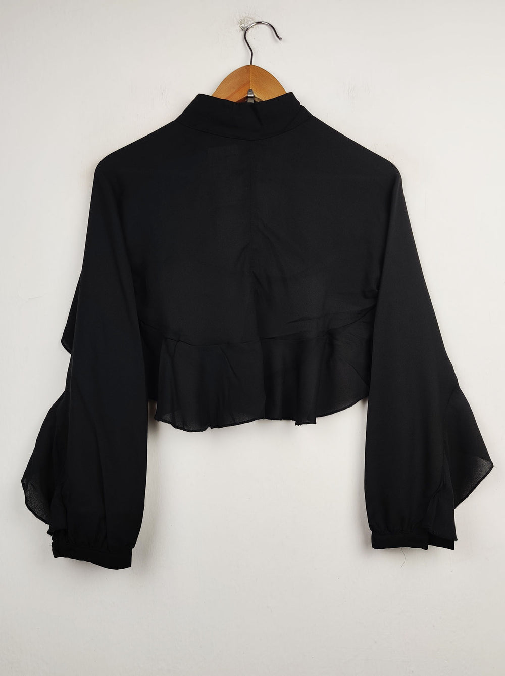 Buy online pre-used pre-loved 100% authentic & Original branded Pretty Little Thing (SWT-2810) available in Pakistan. Top international brands avilable.