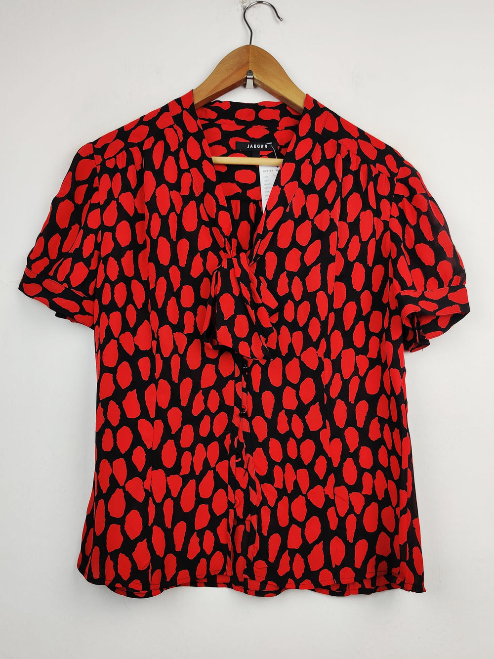 Buy online pre-used pre-loved 100% authentic & Original branded Jaeger (SWT-2827) available in Pakistan. Top international brands avilable.