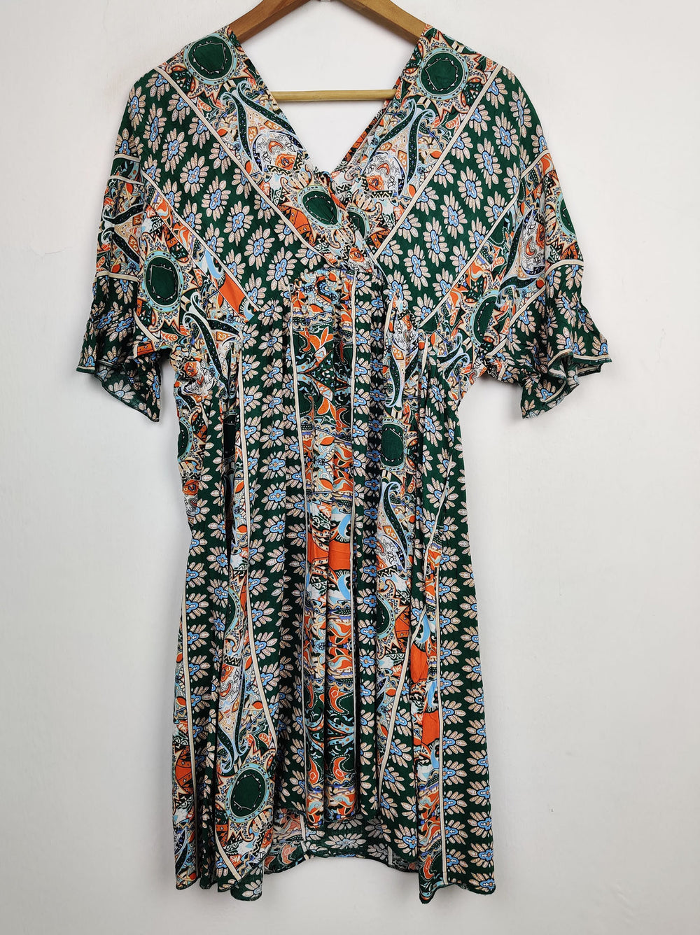 Buy online pre-used pre-loved 100% authentic & Original branded Shein (SWT-2885) available in Pakistan. Top international brands avilable.