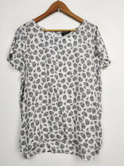 Buy online pre-used pre-loved 100% authentic & Original branded Gina (SWT-2888) available in Pakistan. Top international brands avilable.