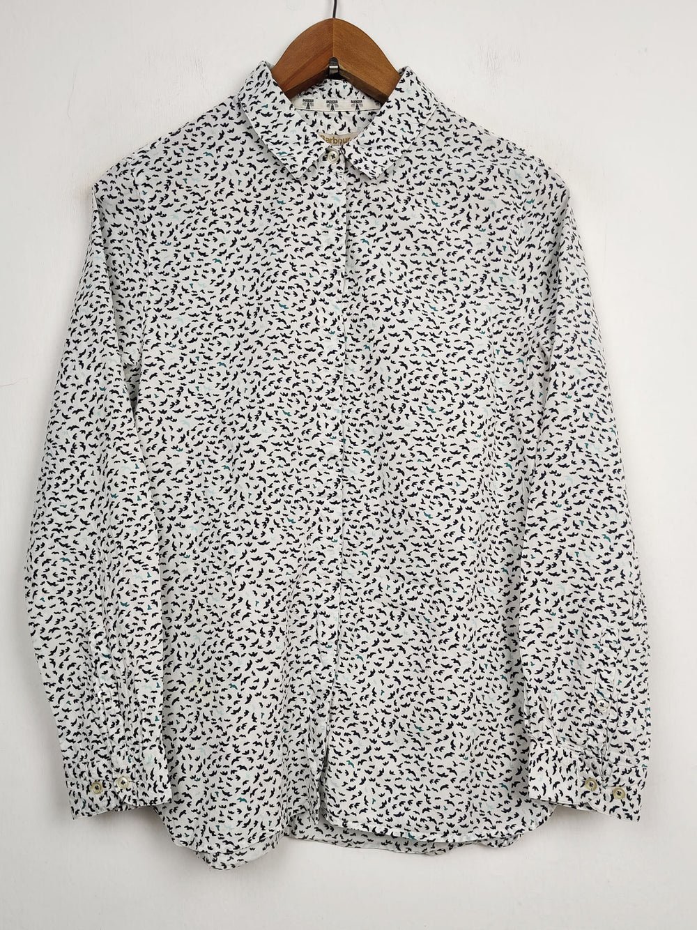 Buy online pre-used pre-loved 100% authentic & Original branded Barbour (SWT-2914) available in Pakistan. Top international brands avilable.