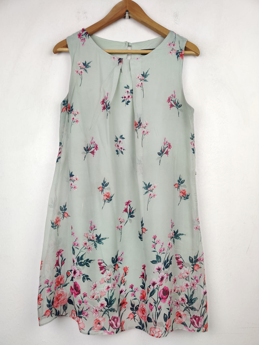 Buy online pre-used pre-loved 100% authentic & Original branded Primark (SWT-29) available in Pakistan. Top international brands avilable.