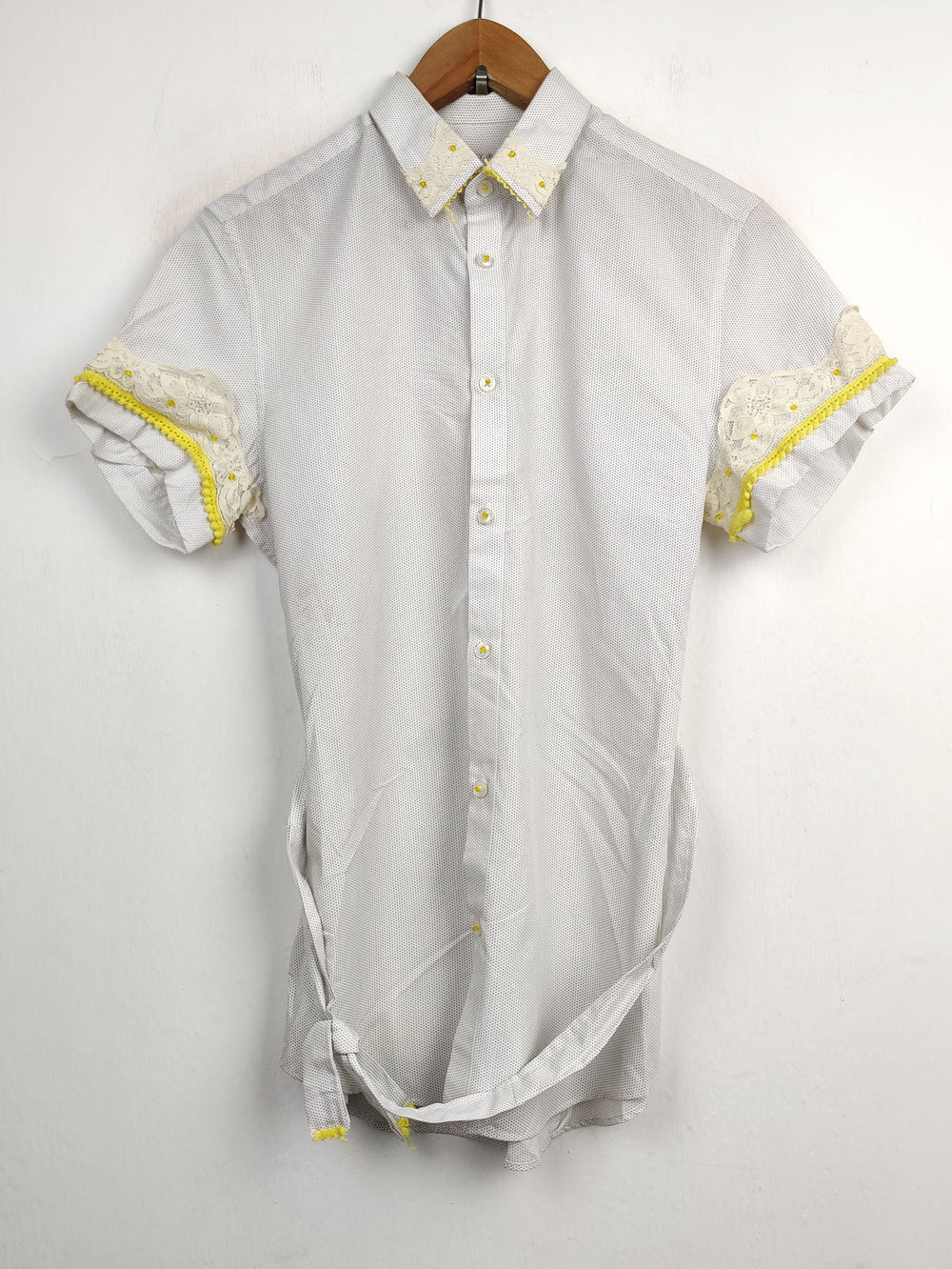 Buy online pre-used pre-loved 100% authentic & Original branded H&M (SWT-3152) available in Pakistan. Top international brands avilable.