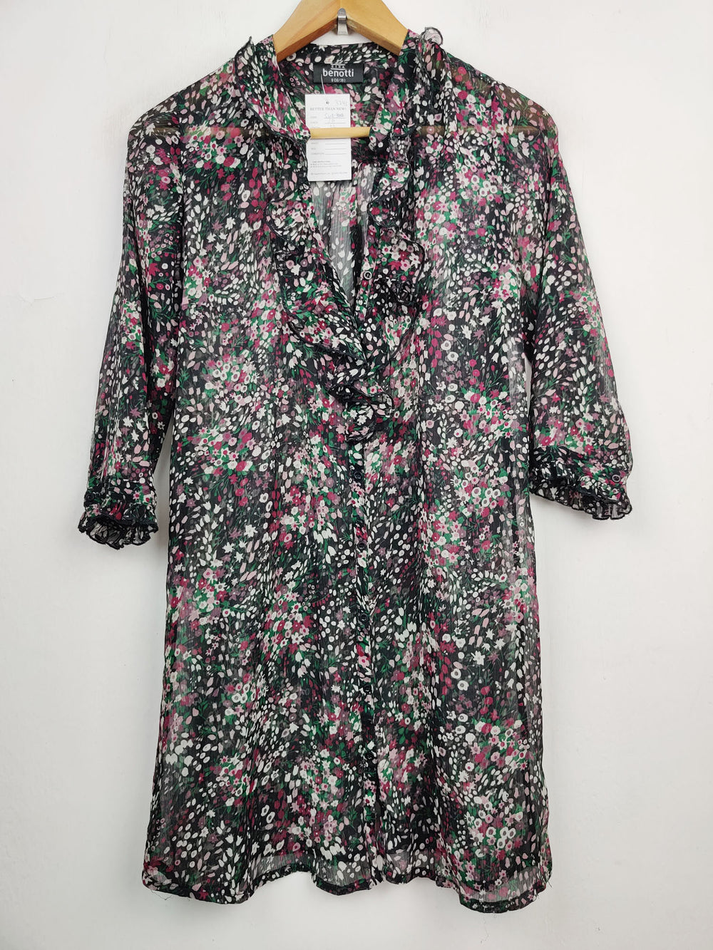 Buy online pre-used pre-loved 100% authentic & Original branded Benotti (SWT-3243) available in Pakistan. Top international brands avilable.