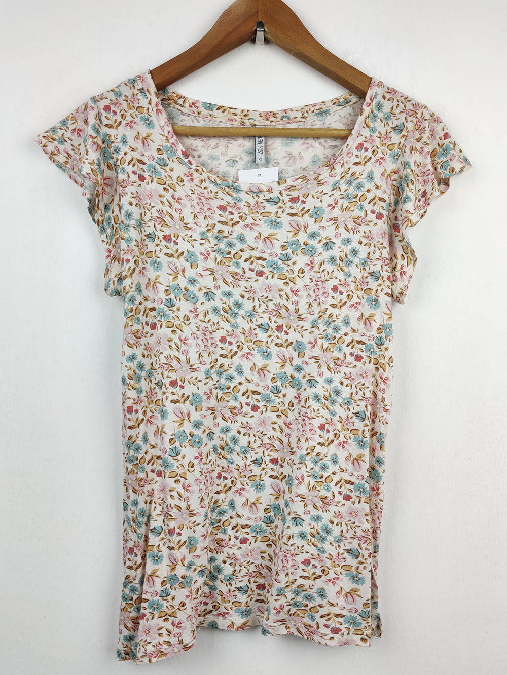 Buy online pre-used pre-loved 100% authentic & Original branded Hailys (SWT-3329) available in Pakistan. Top international brands avilable.