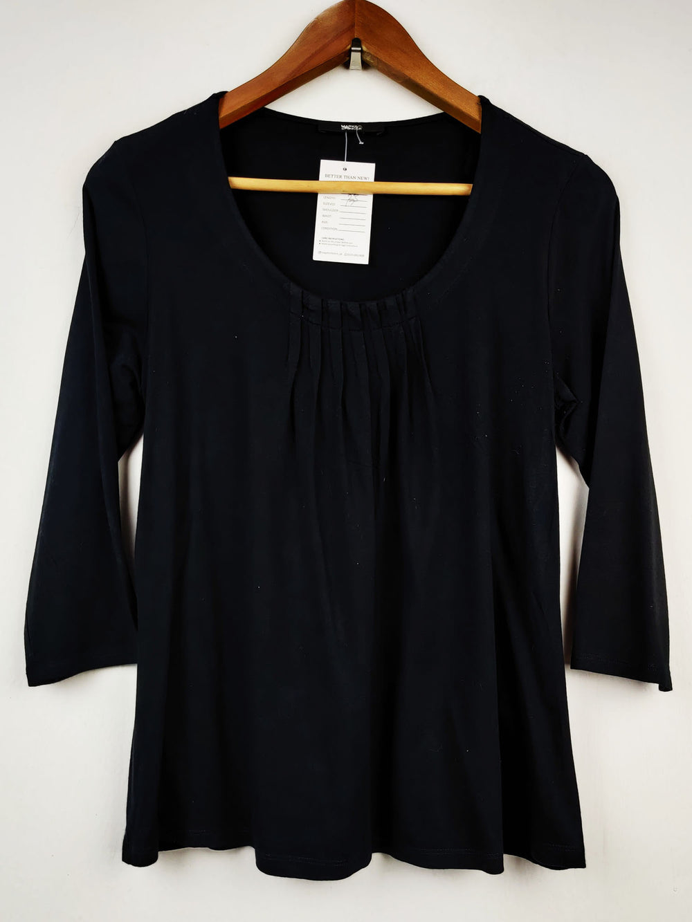 Buy online pre-used pre-loved 100% authentic & Original branded Marks & Spencer (SWT-3337) available in Pakistan. Top international brands avilable.