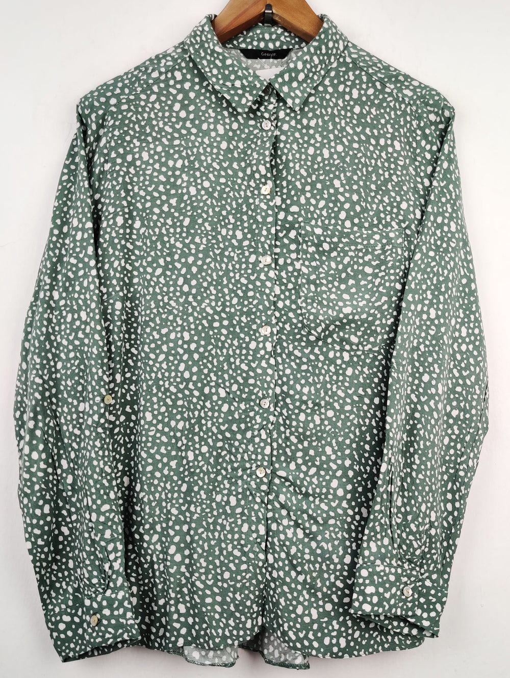 Buy online pre-used pre-loved 100% authentic & Original branded George (SWT-3344) available in Pakistan. Top international brands avilable.