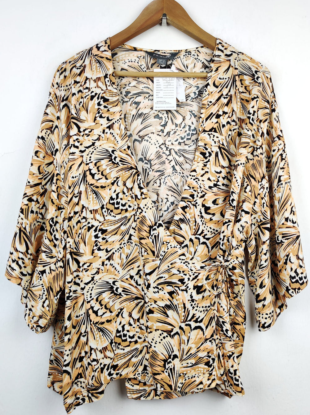 Buy online pre-used pre-loved 100% authentic & Original branded Primark (SWT-3357) available in Pakistan. Top international brands avilable.