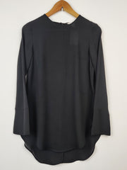 Buy online pre-used pre-loved 100% authentic & Original branded H&M (SWT-343) available in Pakistan. Top international brands avilable.