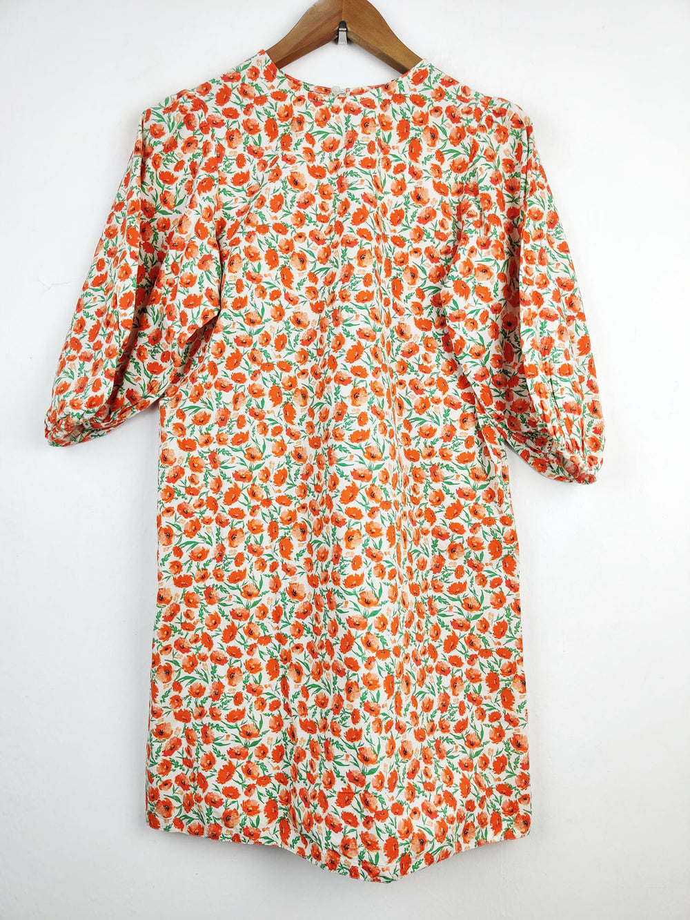 Buy online pre-used pre-loved 100% authentic & Original branded New Look (SWT-3488) available in Pakistan. Top international brands avilable.