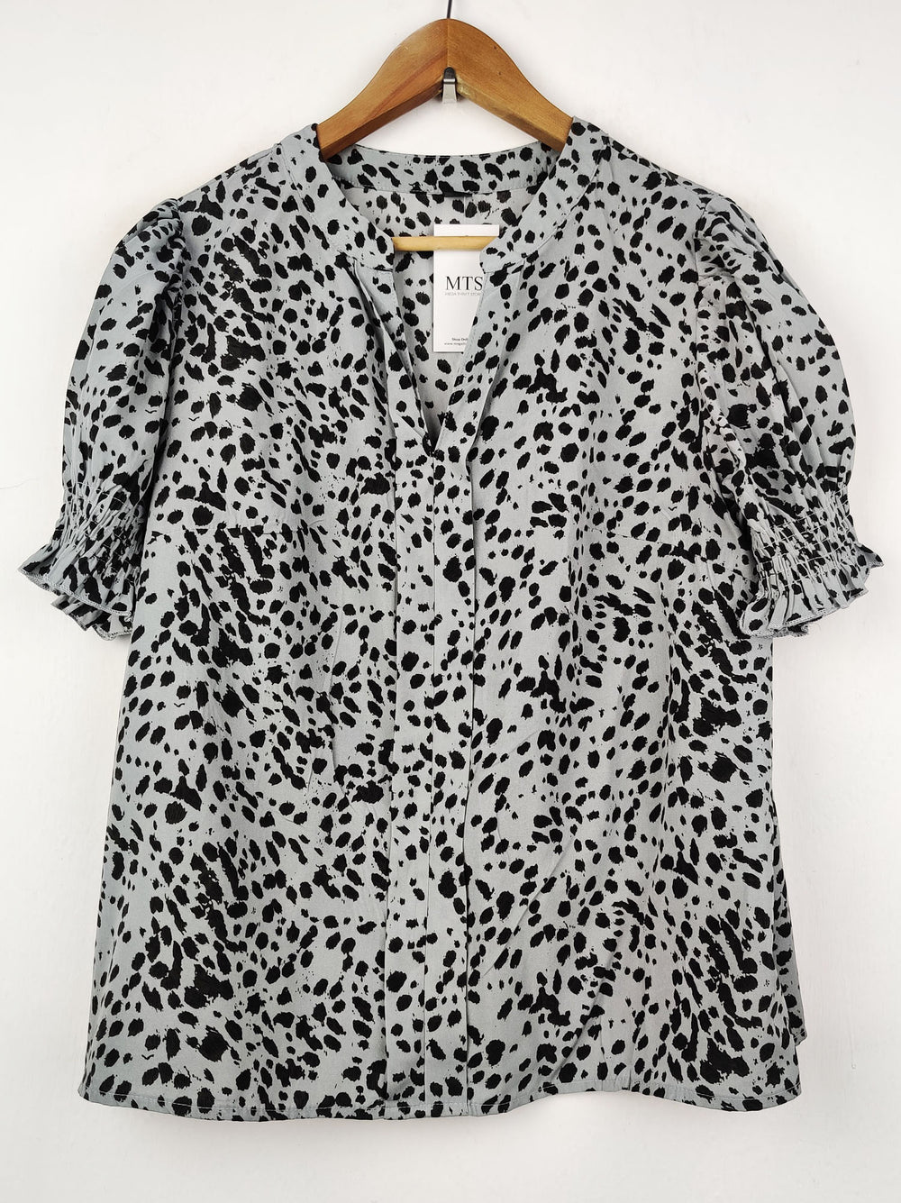 Buy online pre-used pre-loved 100% authentic & Original branded Shein (SWT-3541) available in Pakistan. Top international brands avilable.