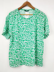 Buy online pre-used pre-loved 100% authentic & Original branded Marks & Spencer (SWT-3553) available in Pakistan. Top international brands avilable.