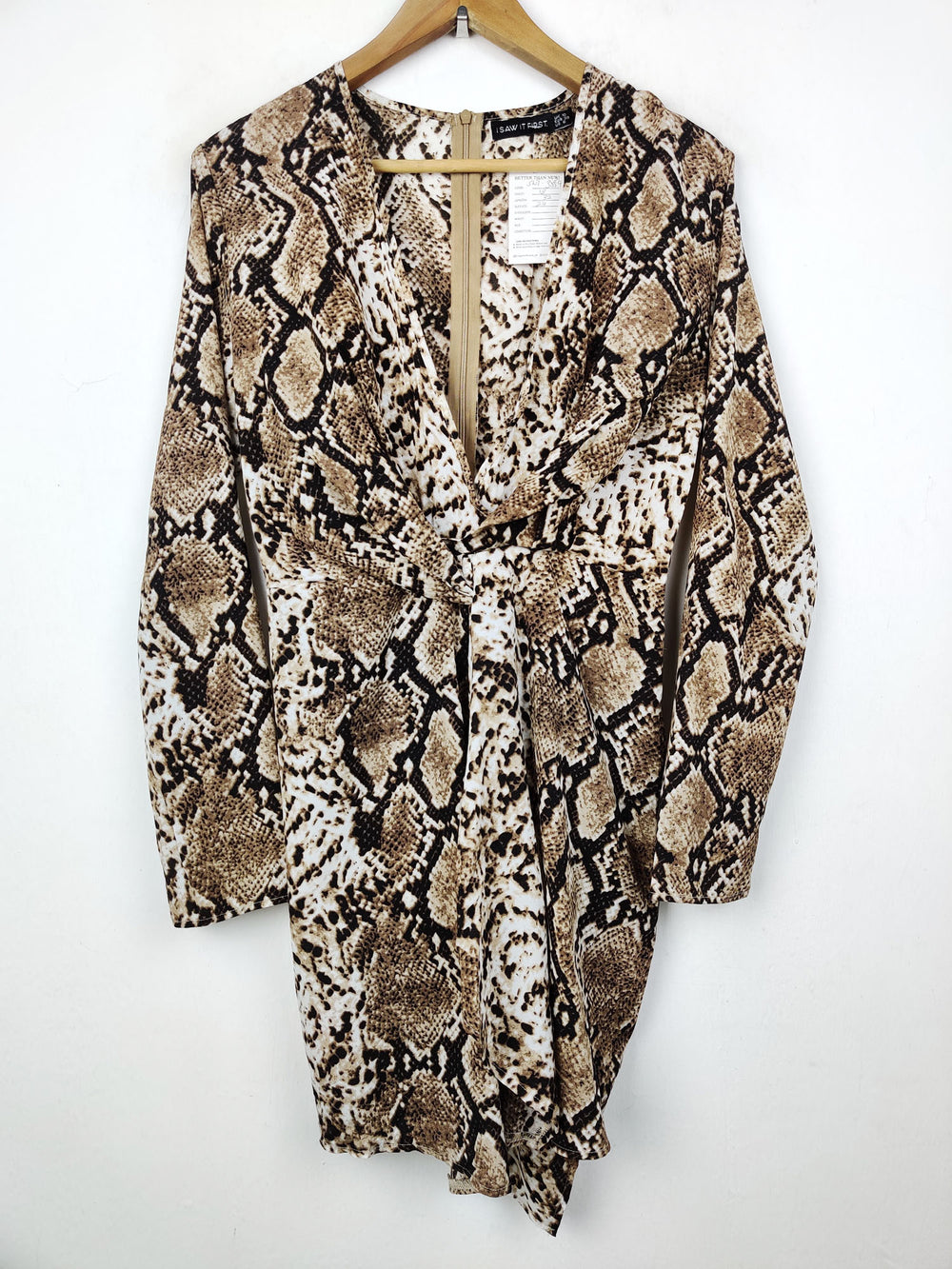 Buy online pre-used pre-loved 100% authentic & Original branded I Saw It First (SWT-3559) available in Pakistan. Top international brands avilable.