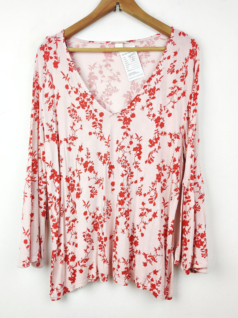 Buy online pre-used pre-loved 100% authentic & Original branded H&M (SWT-3591) available in Pakistan. Top international brands avilable.