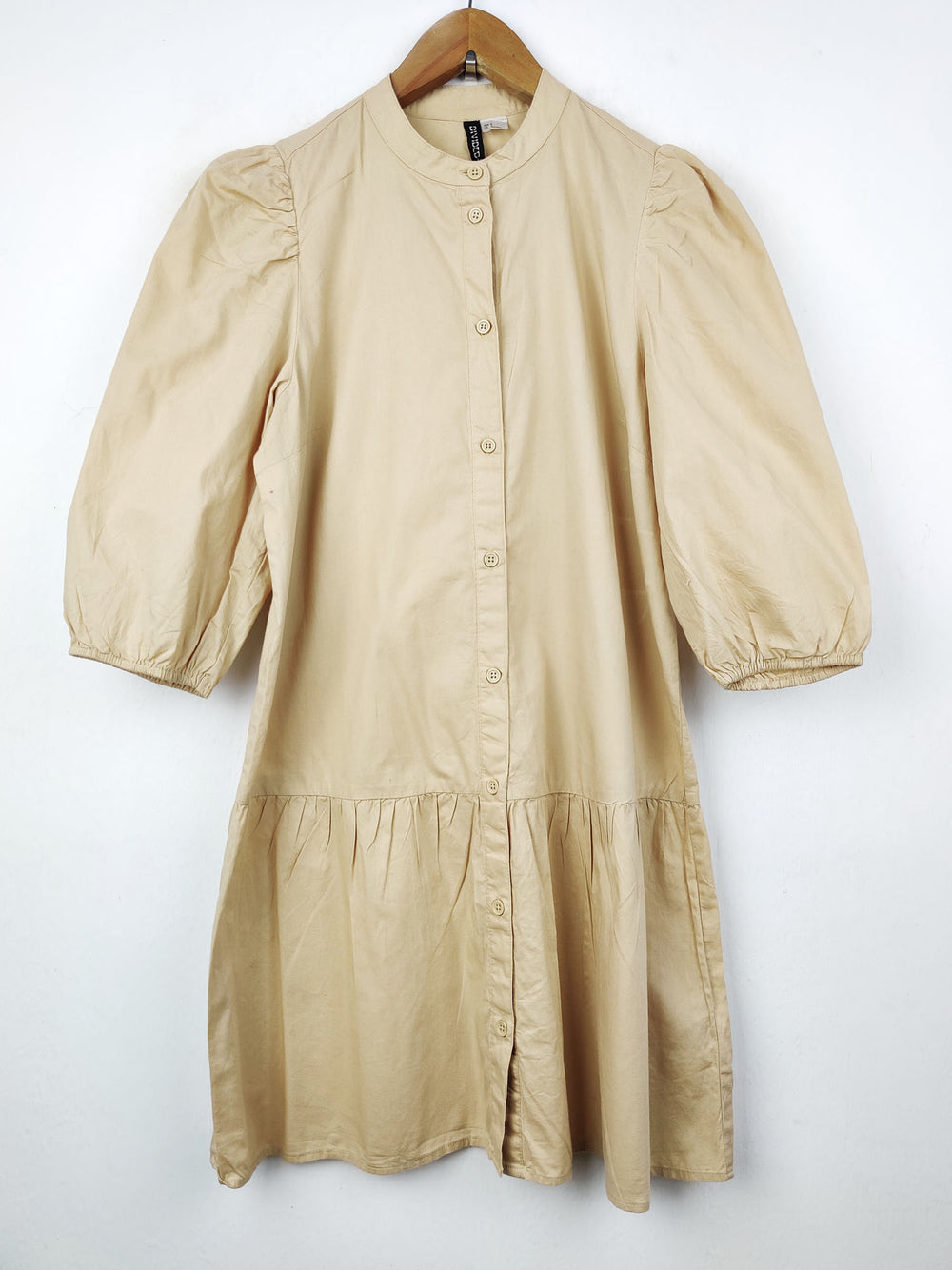 Buy online pre-used pre-loved 100% authentic & Original branded H&M (SWT-3621) available in Pakistan. Top international brands avilable.