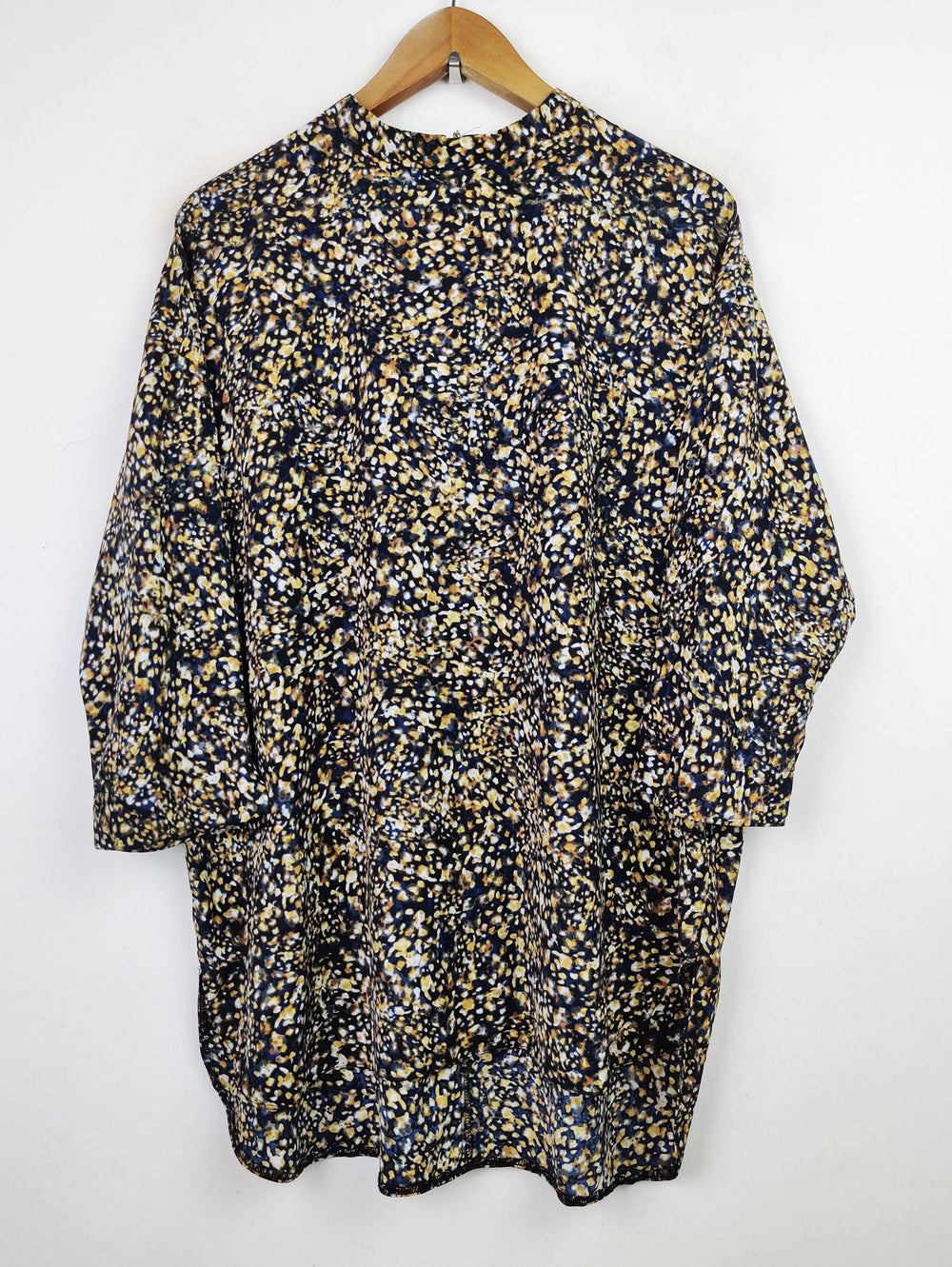 Buy online pre-used pre-loved 100% authentic & Original branded Primark (SWT-3676) available in Pakistan. Top international brands avilable.