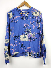 Buy online pre-used pre-loved 100% authentic & Original branded Numph (SWT-3716) available in Pakistan. Top international brands avilable.