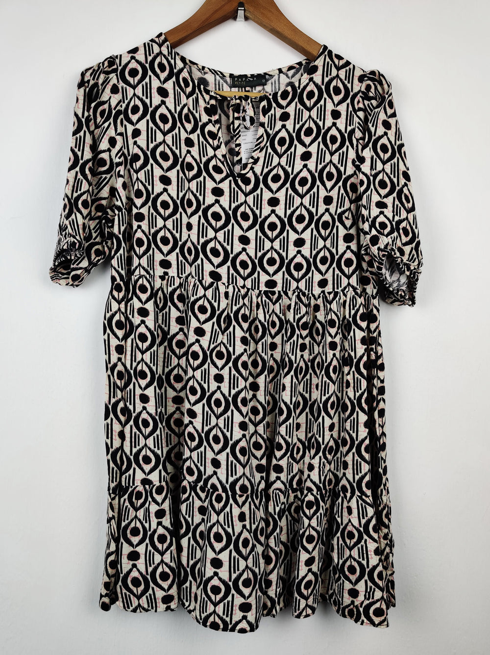 Buy online pre-used pre-loved 100% authentic & Original branded Papaya (SWT-374) available in Pakistan. Top international brands avilable.