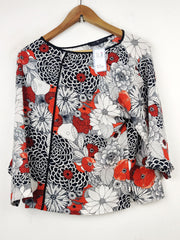 Buy online pre-used pre-loved 100% authentic & Original branded Marks & Spencer (SWT-3797) available in Pakistan. Top international brands avilable.