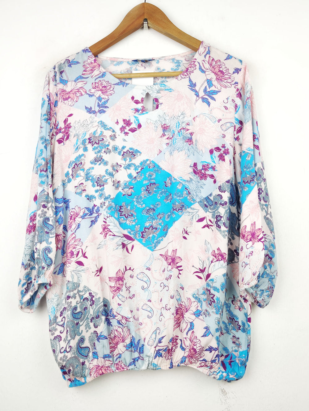 Buy online pre-used pre-loved 100% authentic & Original branded Cotton Traders (SWT-3802) available in Pakistan. Top international brands avilable.