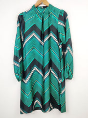 Buy online pre-used pre-loved 100% authentic & Original branded New Look (SWT-3849) available in Pakistan. Top international brands avilable.