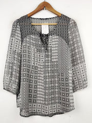 Buy online pre-used pre-loved 100% authentic & Original branded Marks & Spencer (SWT-3913) available in Pakistan. Top international brands avilable.