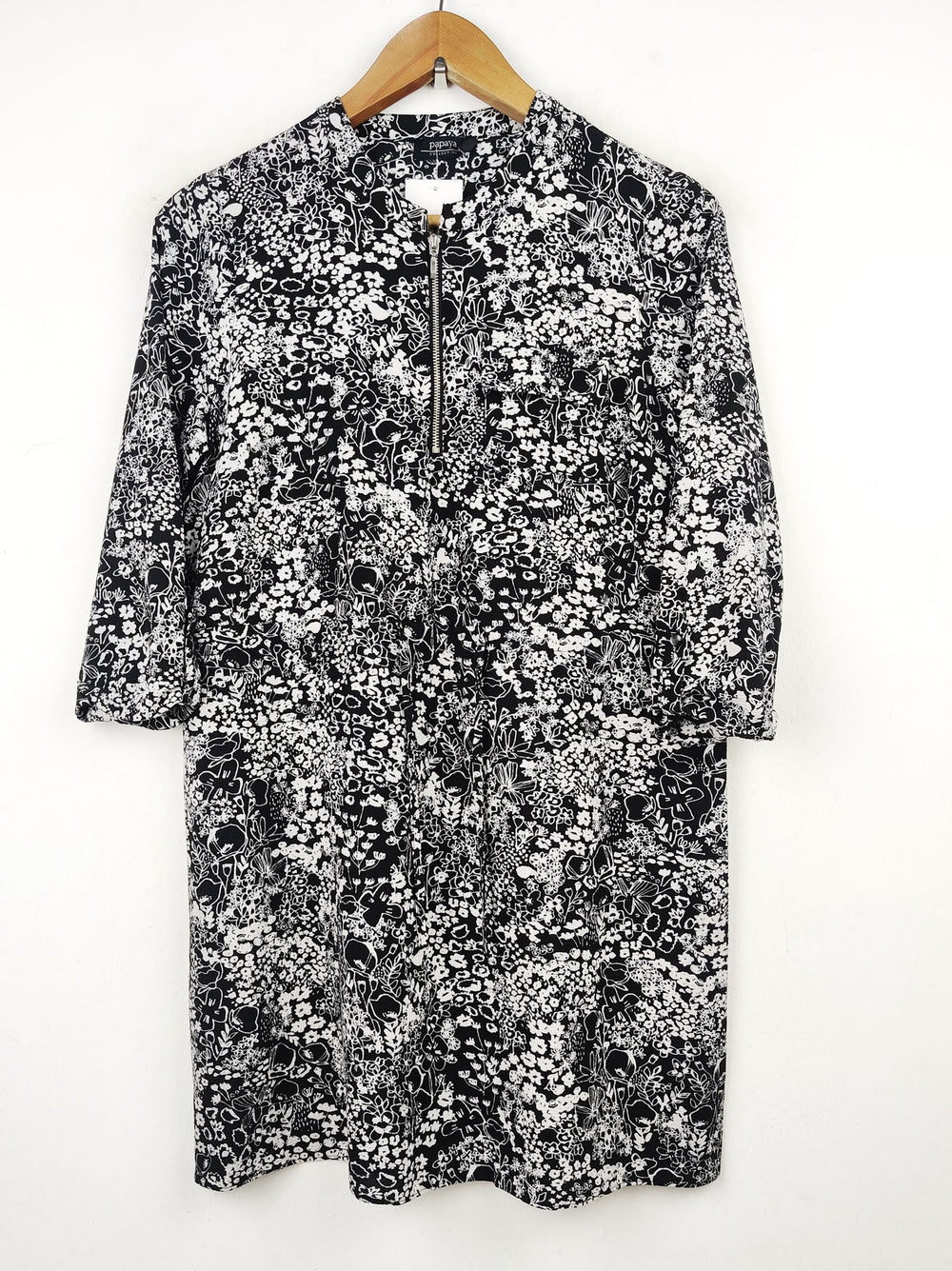 Buy online pre-used pre-loved 100% authentic & Original branded Papaya (SWT-3931) available in Pakistan. Top international brands avilable.