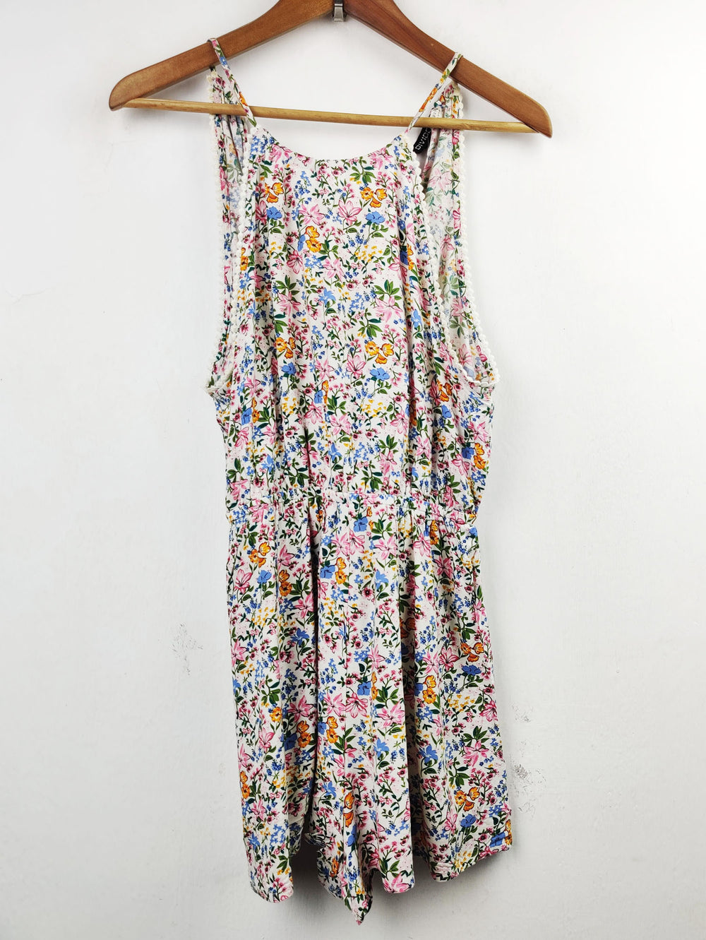 Buy online pre-used pre-loved 100% authentic & Original branded H&M (SWT-3948) available in Pakistan. Top international brands avilable.