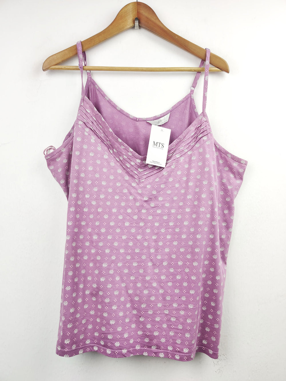 Buy online pre-used pre-loved 100% authentic & Original branded Marks & Spencer (SWT-3984) available in Pakistan. Top international brands avilable.