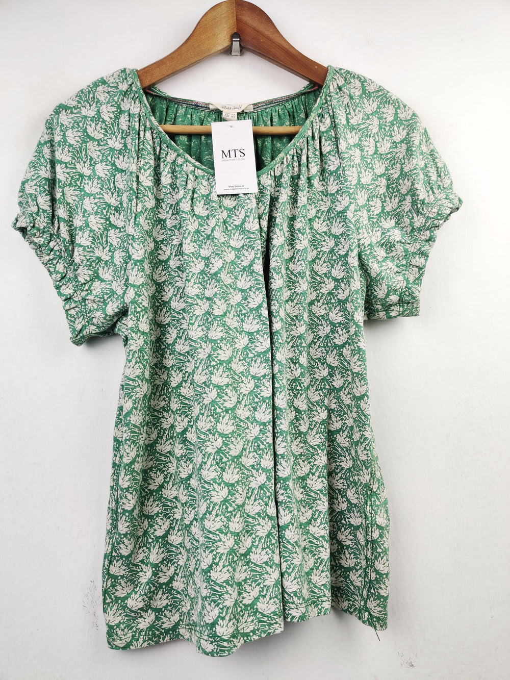 Buy online pre-used pre-loved 100% authentic & Original branded White Stuff (SWT-3990) available in Pakistan. Top international brands avilable.